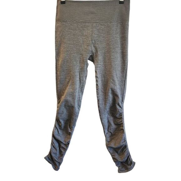 Fabletics Gray Seamless Ruched Leggings Size Medium - Picture 2 of 4